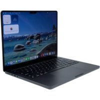 Apple MacBook Pro 14 A2992 widok z lewej strony pod kątem porty Thunderbolt 4 i MagSafe 3