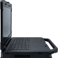 Dell Latitude 5424 Rugged – profil lewej strony Dell Latitude 5424 Rugged bezpośredni profil lewej strony obudowy z zamkniętymi panelami ochronnymi