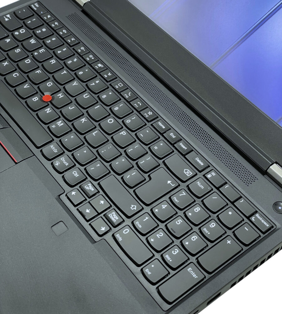 Lenovo ThinkPad P15 Gen 1 – panel roboczy i legendarna klawiatura Lenovo ThinkPad P15 Gen 1 ergonomiczna klawiatura z TrackPointem i pełnym blokiem numerycznym
