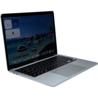 Apple MacBook Pro 13 A2338 – lewy bok pod kątem Apple MacBook Pro 13 A2338 widok z lewej strony pod kątem z portami Thunderbolt