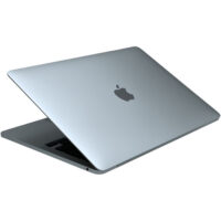 Apple MacBook Pro 13 A2338 – zamknięta klapa matrycy Apple MacBook Pro 13 A2338 zamknięta obudowa widok z góry z logo Apple