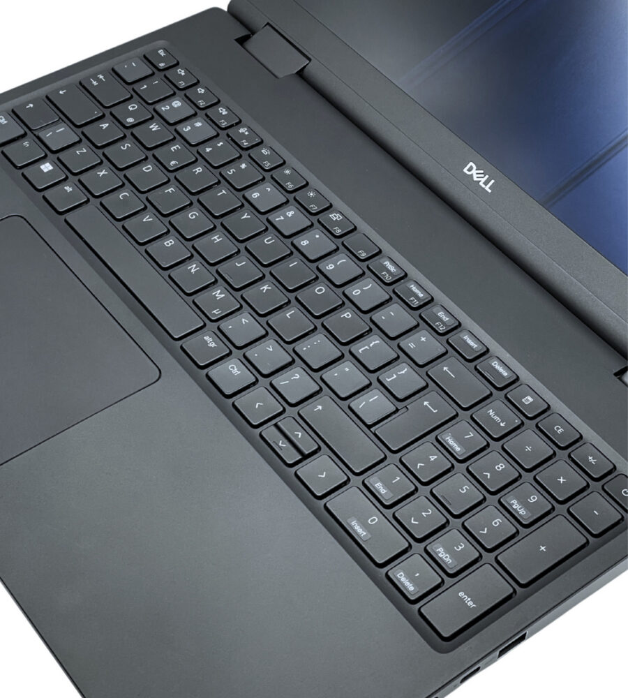 Dell Precision 7670 – pulpit roboczy i klawiatura Dell Precision 7670 widok na klawiaturę podświetlaną z blokiem numerycznym i touchpadem