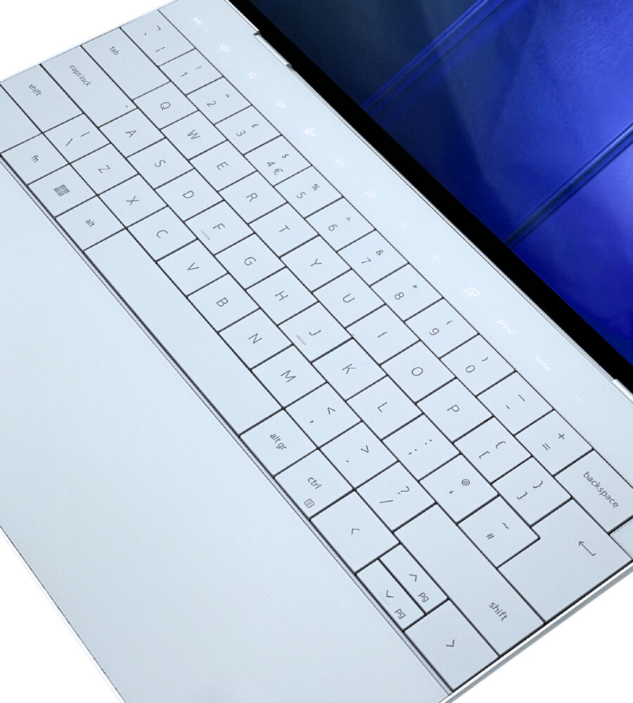 Dell XPS 13 9320 – panel roboczy i klawiatura Dell XPS 13 9320 nowoczesna klawiatura zero-lattice i niewidoczny touchpad