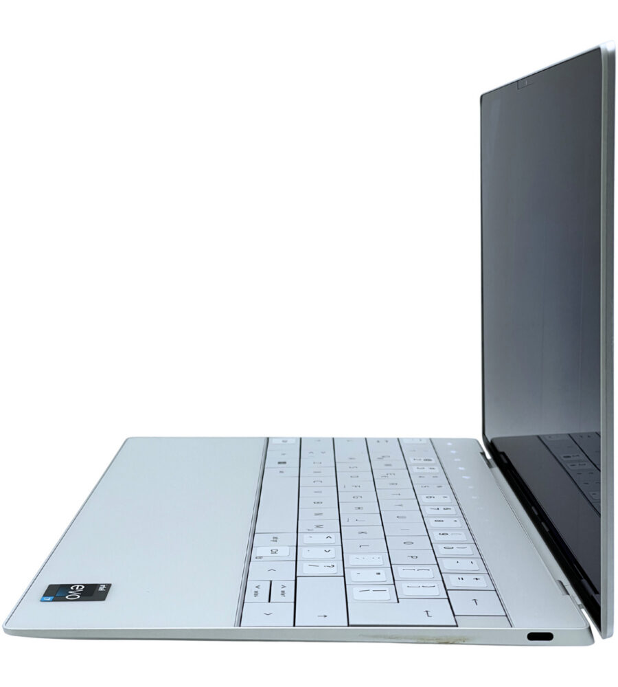 Dell XPS 13 9320 profil prawej strony obudowy ze złączem wielofunkcyjnym