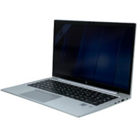 HP EliteBook 840 G7 – prawy bok pod kątem HP EliteBook 840 G7 widok z prawej strony pod kątem z portami USB-C i HDMI