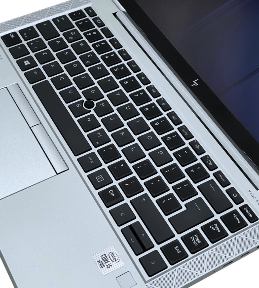 HP EliteBook 840 G7 – klawiatura i touchpad HP EliteBook 840 G7 zbliżenie na podświetlaną klawiaturę i touchpad