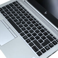 HP EliteBook 745 G6 zbliżenie na klawiaturę wyspową i touchpad z Pointstickiem
