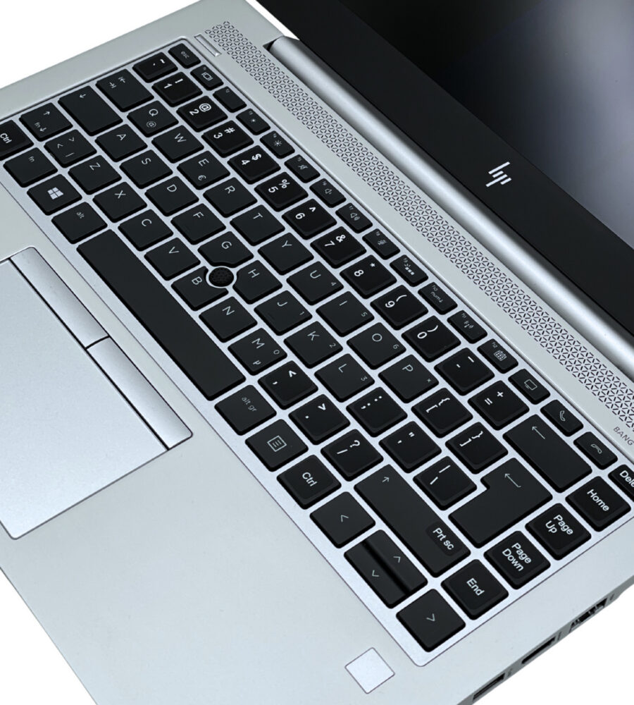 HP EliteBook 745 G6 zbliżenie na klawiaturę wyspową i touchpad z Pointstickiem