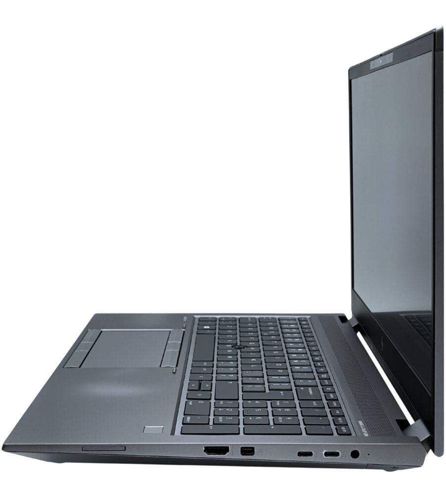 HP ZBook Fury 15 G7 prawy profil obudowy złącza zasilania i wyloty chłodzenia