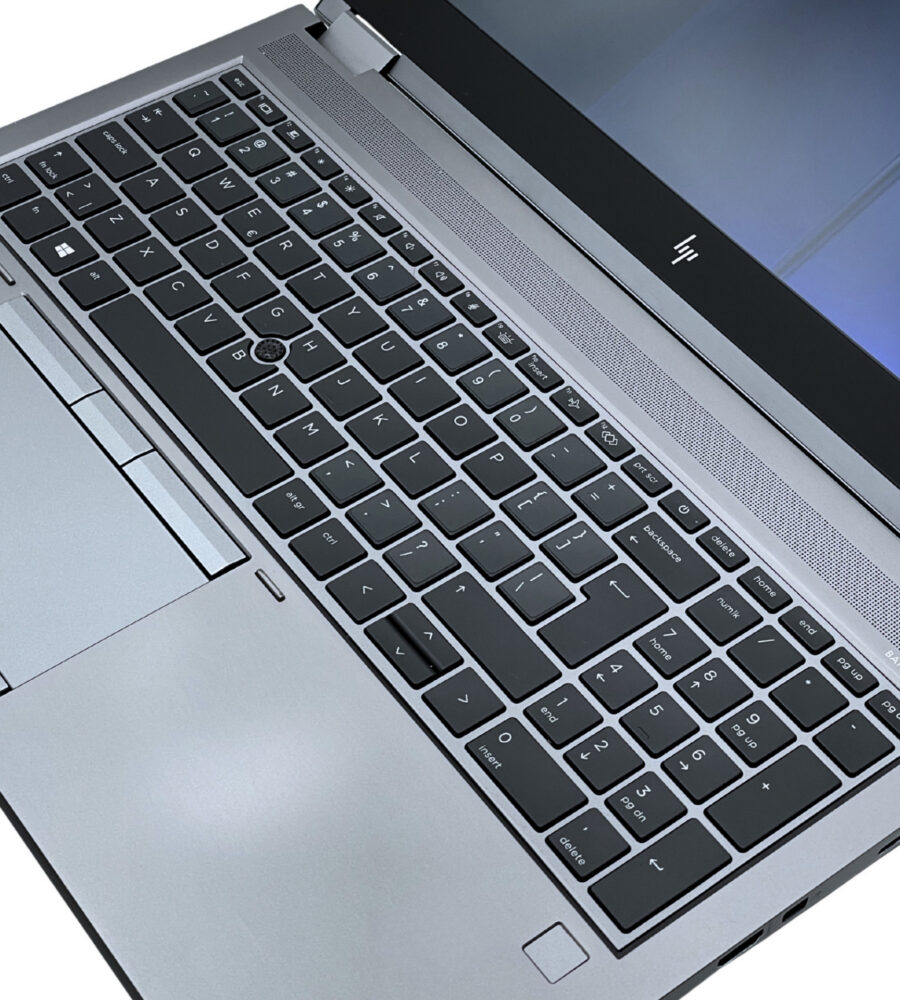 HP ZBook Fury 15 G7 zbliżenie na klawiaturę numeryczną i precyzyjny touchpad