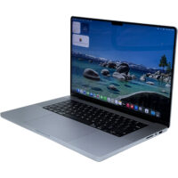 Apple MacBook Pro A2485 M1 PRO krótki shift (3) Laptop Apple MacBook Pro 16 A2485 • Apple M1 Pro • 32GB RAM • 512GB SSD • 16" Retina • ISO