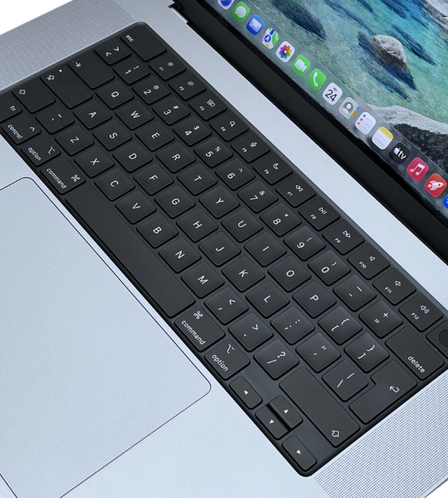 Apple MacBook Pro A2485 M1 PRO krótki shift (6) Laptop Apple MacBook Pro 16 A2485 • Apple M1 Pro • 32GB RAM • 512GB SSD • 16" Retina • ISO