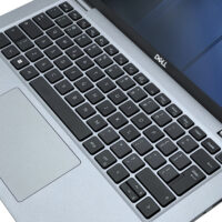 Dell Latitude 5440 – ergonomiczna klawiatura Dell Latitude 5440 zbliżenie na klawiaturę biznesową i touchpad