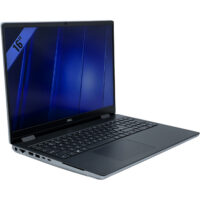 Dell Precision 7680 – lewy bok laptopa pod kątem Dell Precision 7680 widok z lewej strony pod kątem z portami Thunderbolt i zasilaniem