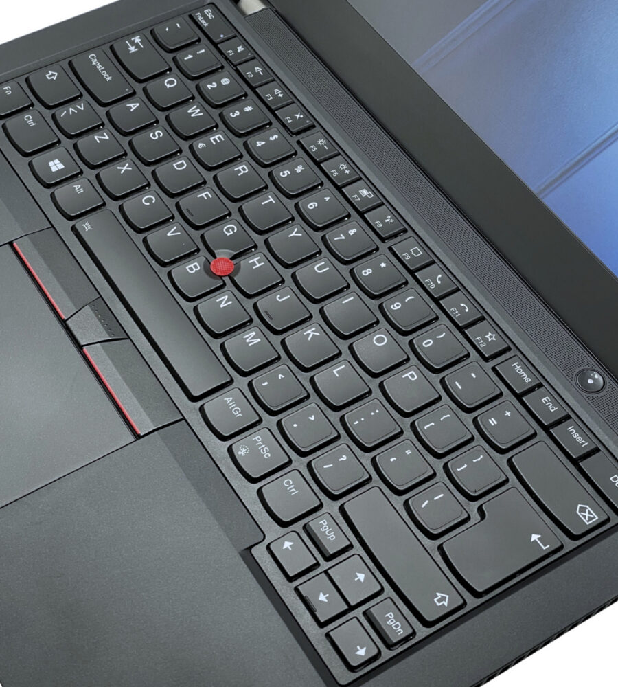 Lenovo ThinkPad T14 G2 – panel roboczy i klawiatura Lenovo ThinkPad T14 G2 układ klawiatury z TrackPointem i gładzikiem