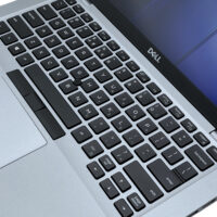 Dell Latitude 5410 – ergonomiczna klawiatura Dell Latitude 5410 widok na klawiaturę i touchpad