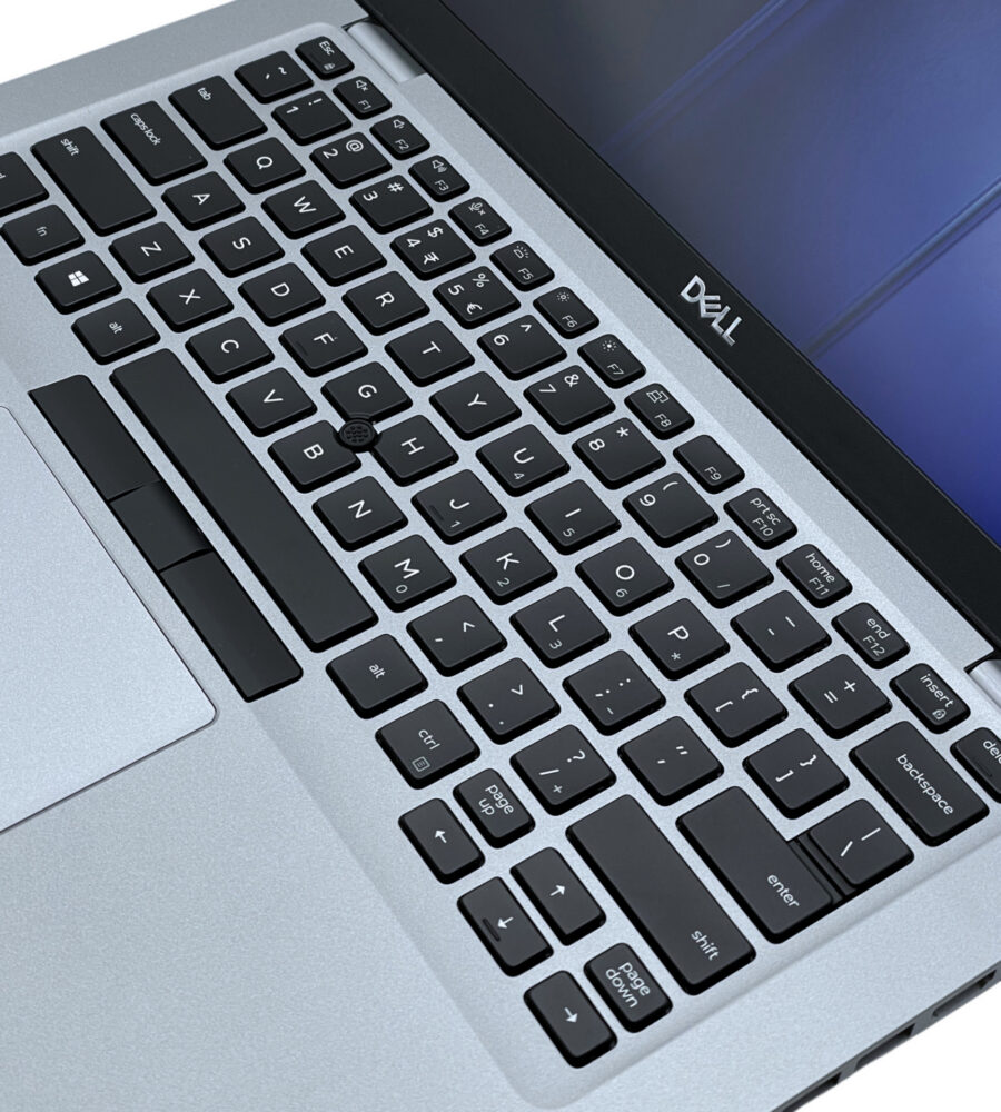 Dell Latitude 5410 – ergonomiczna klawiatura Dell Latitude 5410 widok na klawiaturę i touchpad