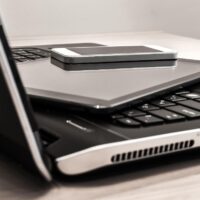 Laptop po korporacji. Co naprawdę przeżył, zanim trafił do sprzedaży?
